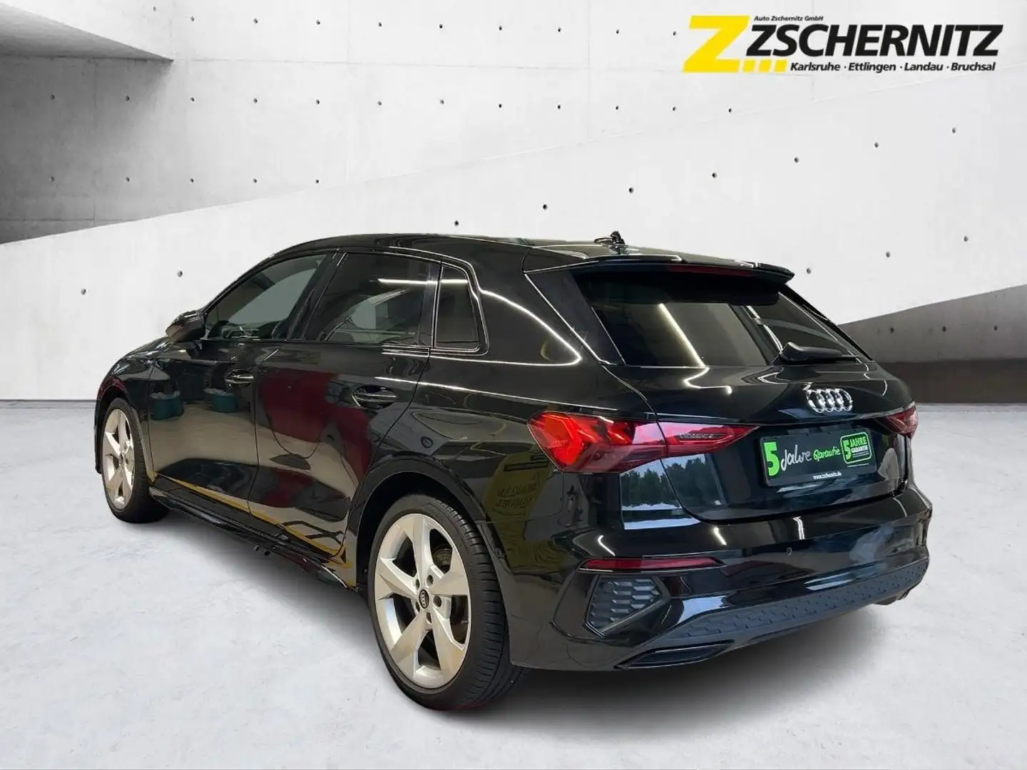Audi A3 Sportback 35 2.0 TDI S-Line ACC+LED+Navi+SHZ Zwart - 2