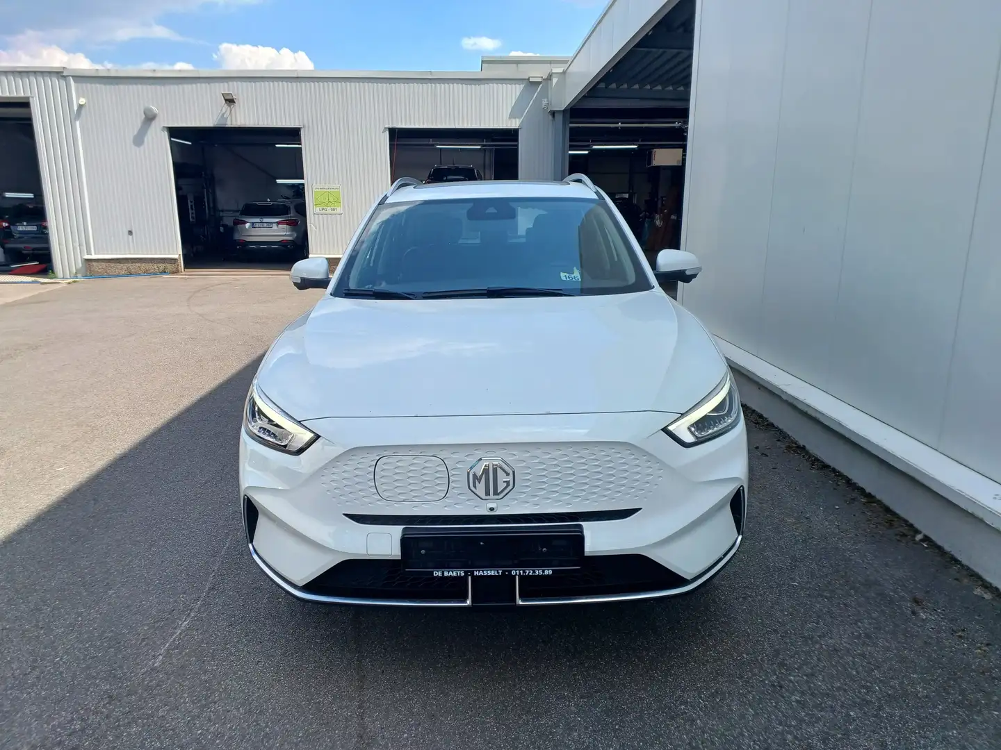 MG ZS , Luxury 51 kWh EV Standard Range Blanc - 2