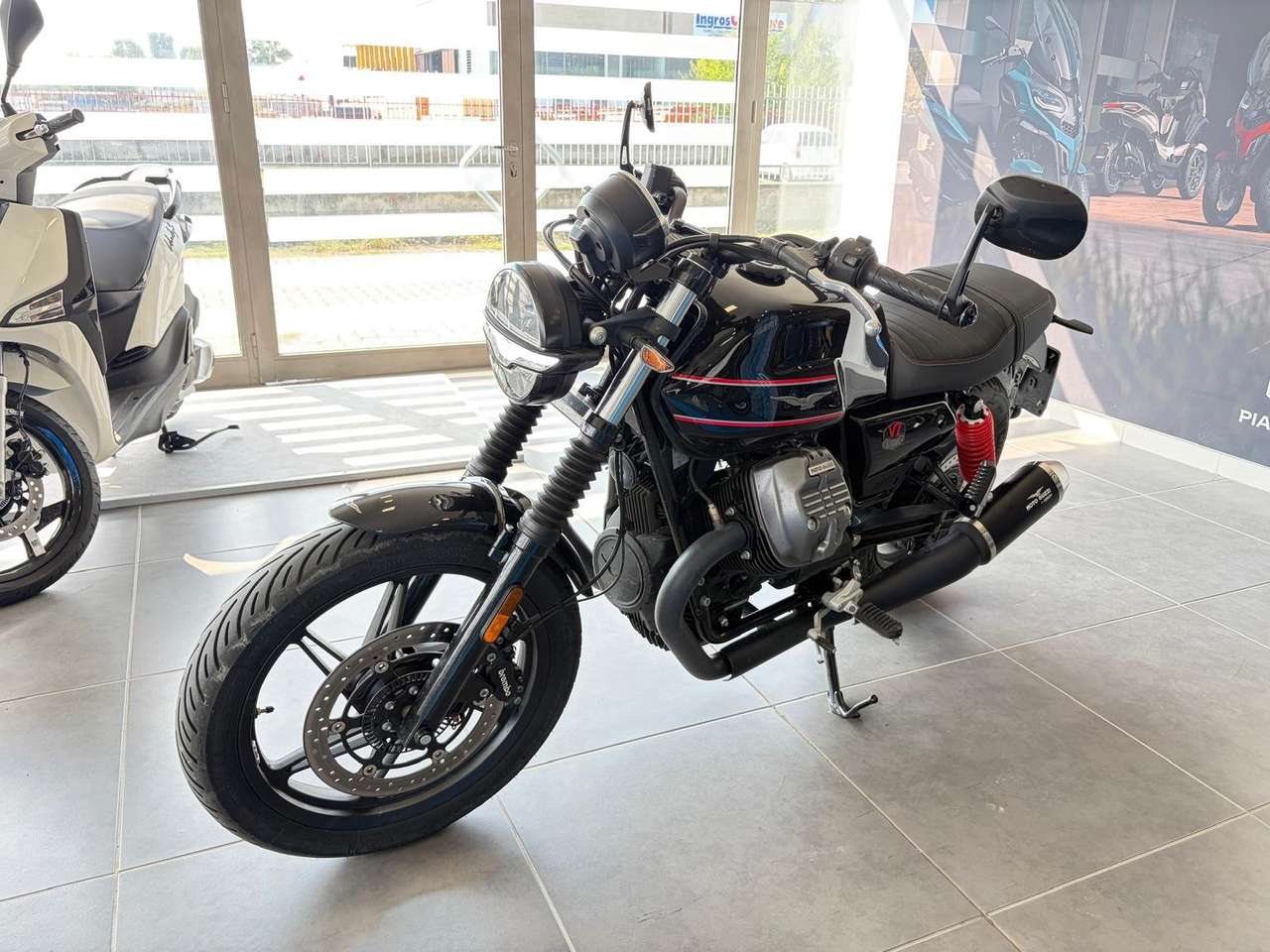 Moto Guzzi V 7 850 STONE, "SPECIAL EDITION", SOLO 8.200KM!