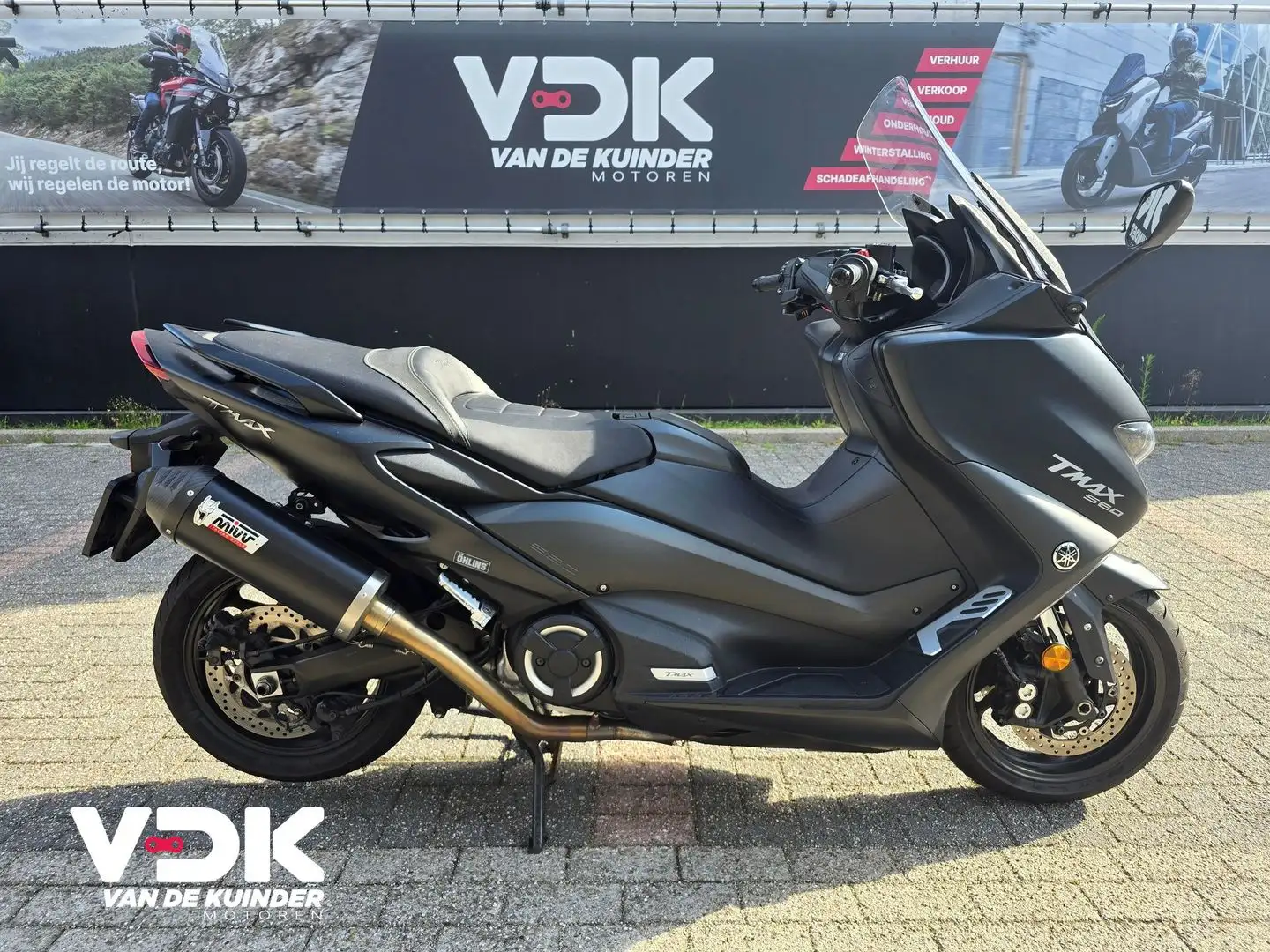 Yamaha TMAX 560 Grijs - 1