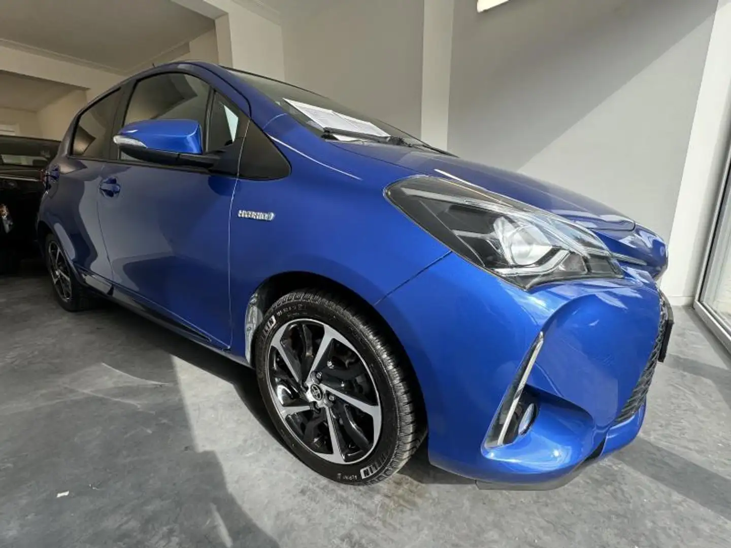 Toyota Yaris Lounge Blauw - 2