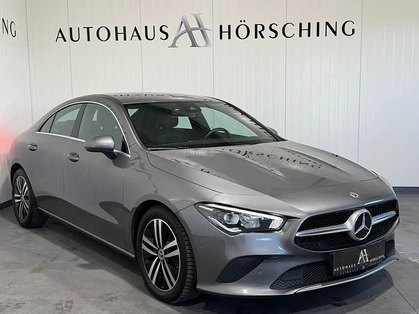Mercedes-Benz CLA 180 d Grau - 1