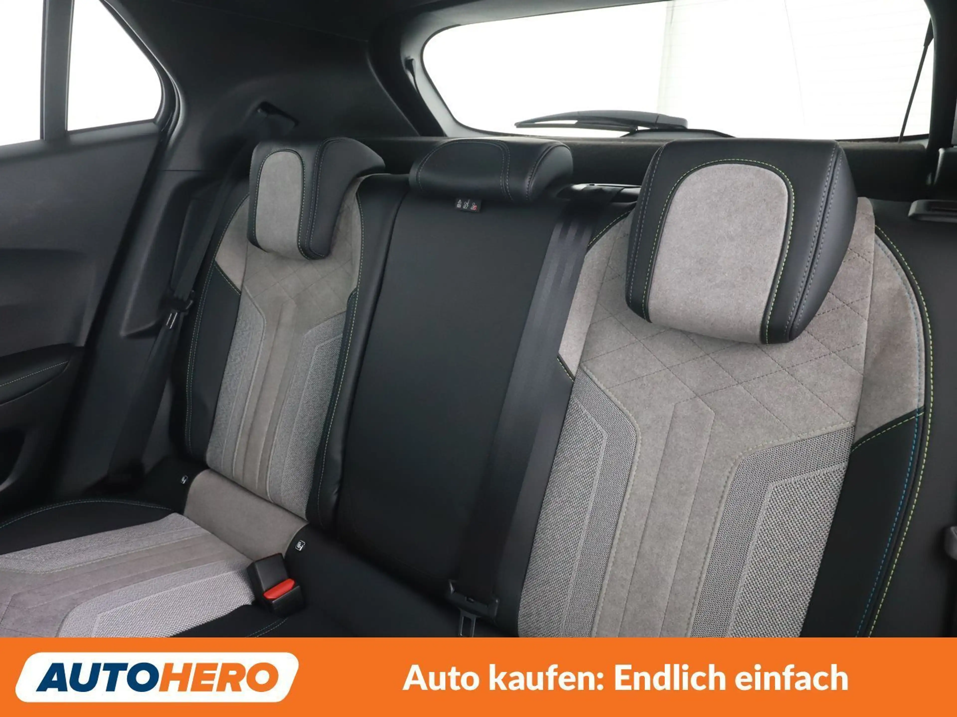 Peugeot e-2008 electric drive 100 kW GT Pack — photo 14