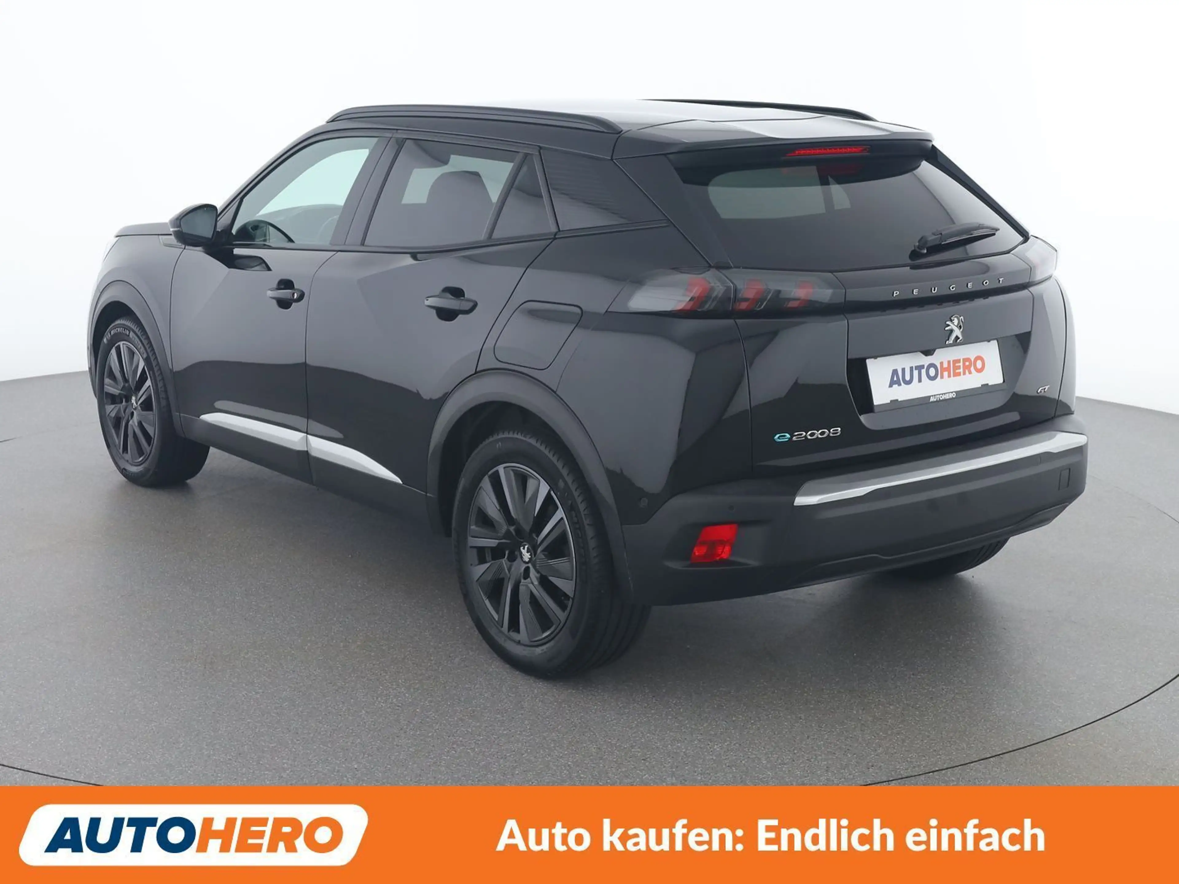 Peugeot e-2008 electric drive 100 kW GT Pack — photo 4