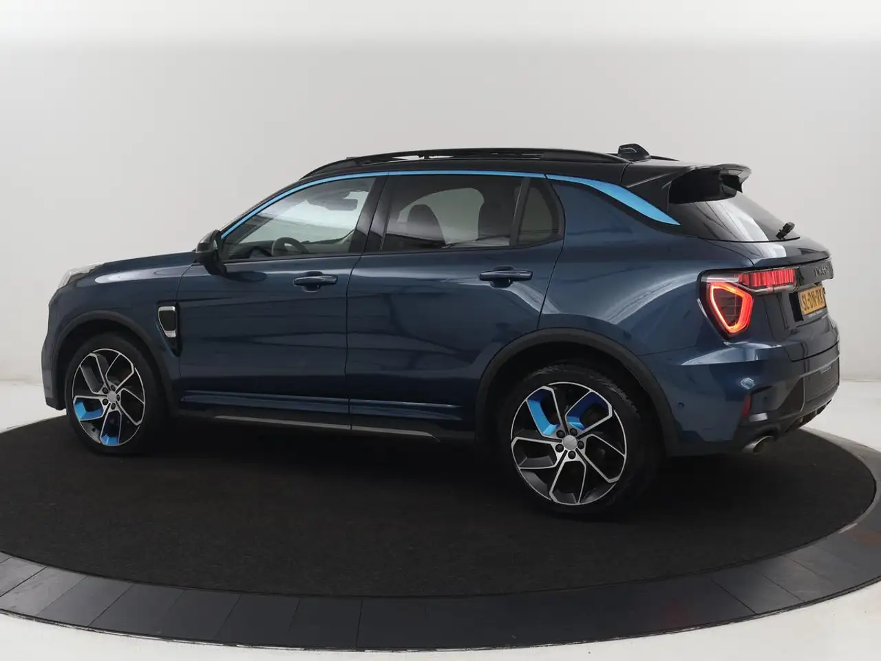Lynk & Co 01 2022