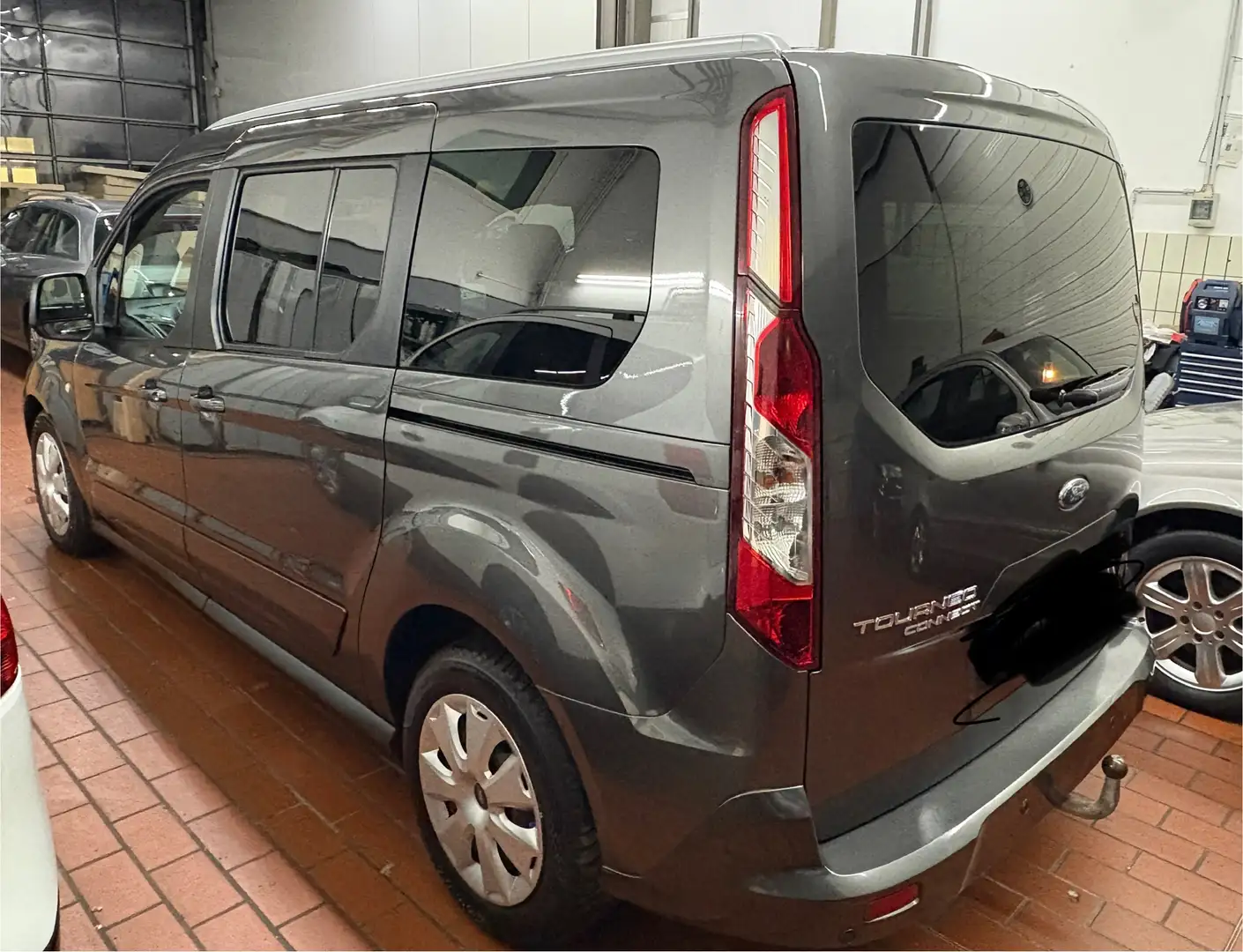 Ford Tourneo Connect Grand Tourneo Connect 1.5 TDCi Start/Stop Titanium Grau - 2