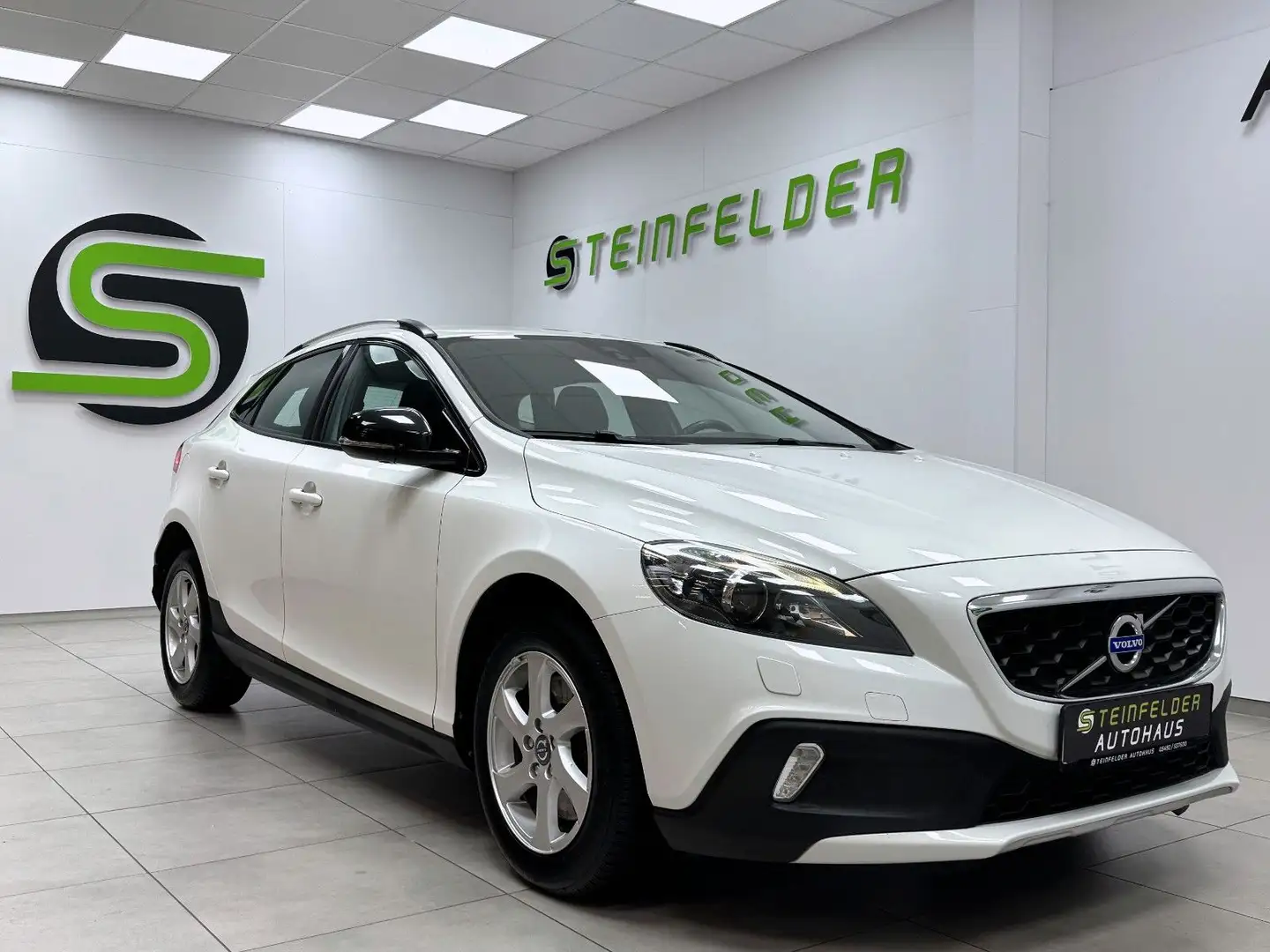 Volvo V40 Cross Country V40 2.0 D3 Cross Country You! / SHZ / NAVI Alb - 1