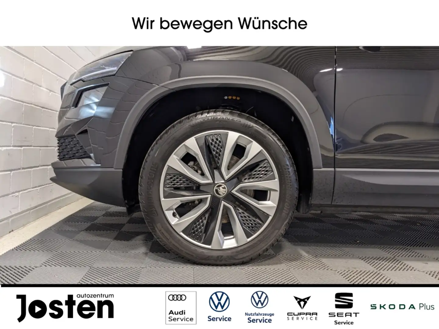 Skoda Karoq Selection 1.5 TSI Virtual CarPlay ACC DAB Schwarz - 2