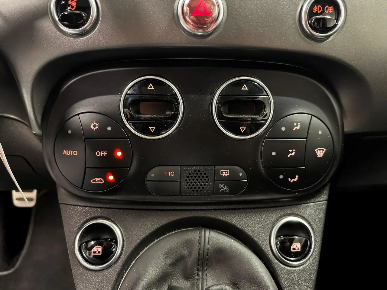 Abarth 595 2021 — фото 11
