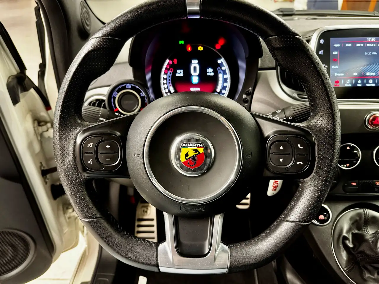Abarth 595 2021 — фото 14