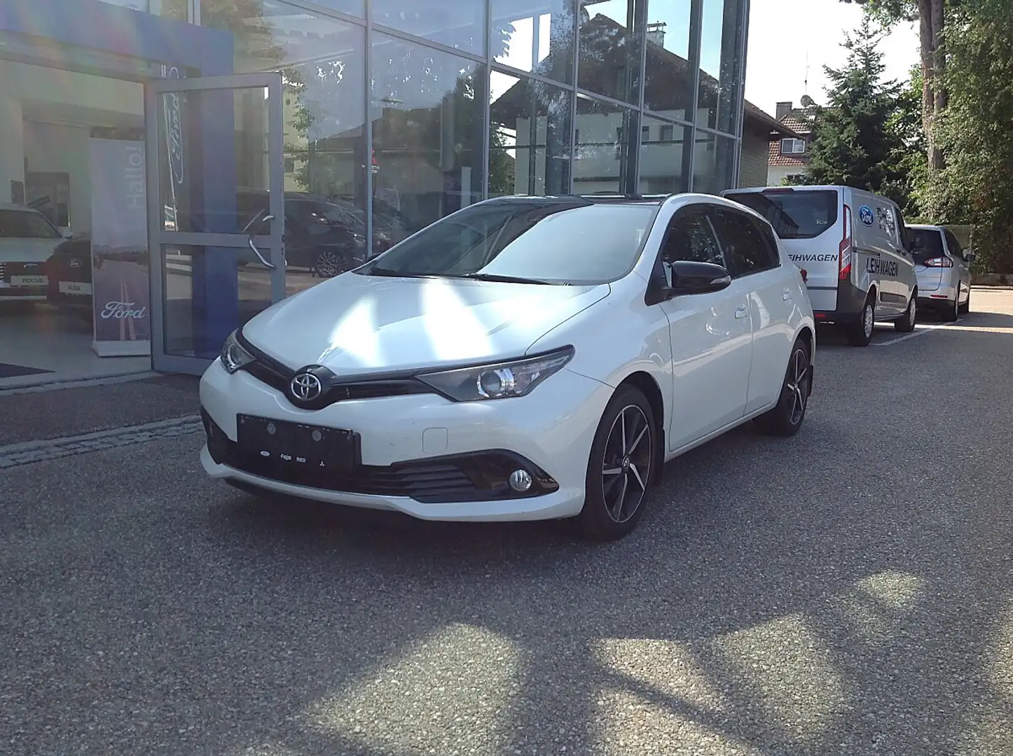 Toyota Auris 1.2 Turbo Style Weiß - 1