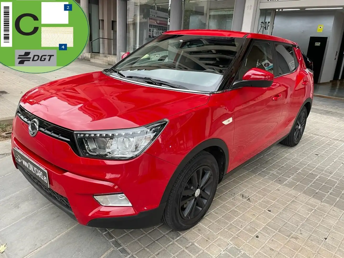 SsangYong Tivoli G16 Limited 4x2 Rojo - 2