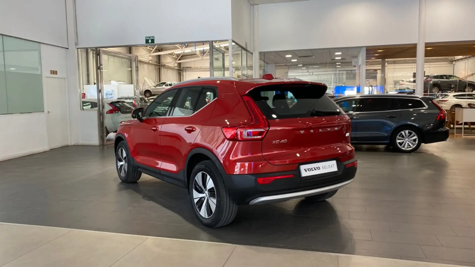 Volvo XC40 1.5 T4 PHEV RECHARGE CORE DCT 5P Rouge - 2