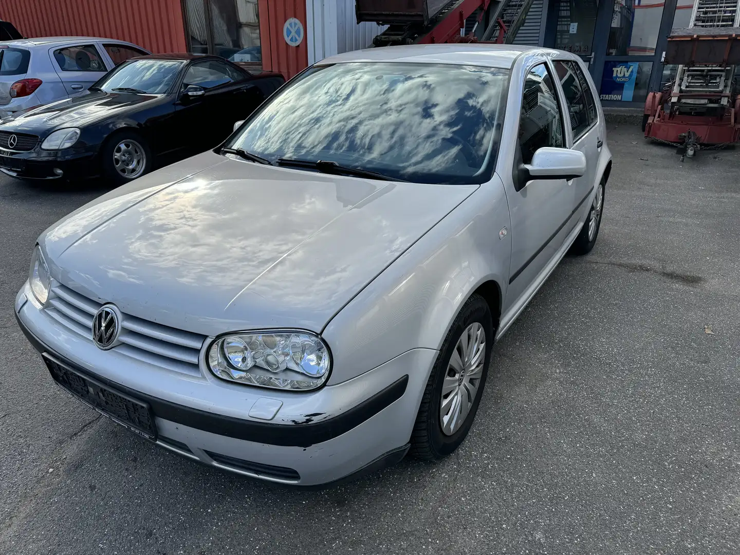 Volkswagen Golf 1.6 Gris - 1