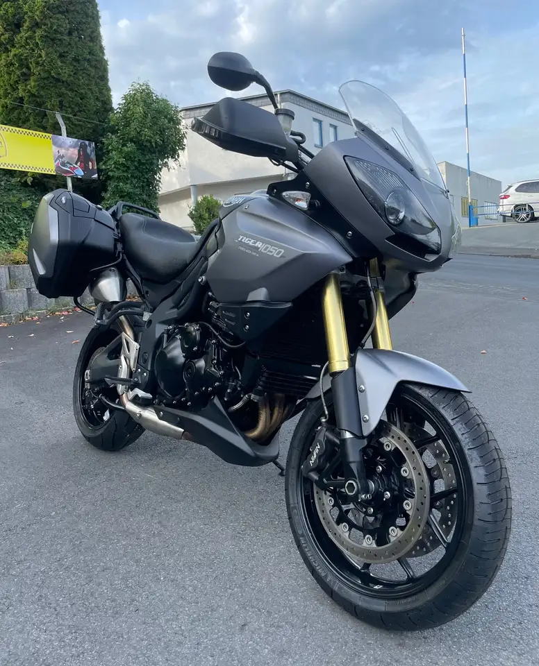 Triumph Tiger 1050