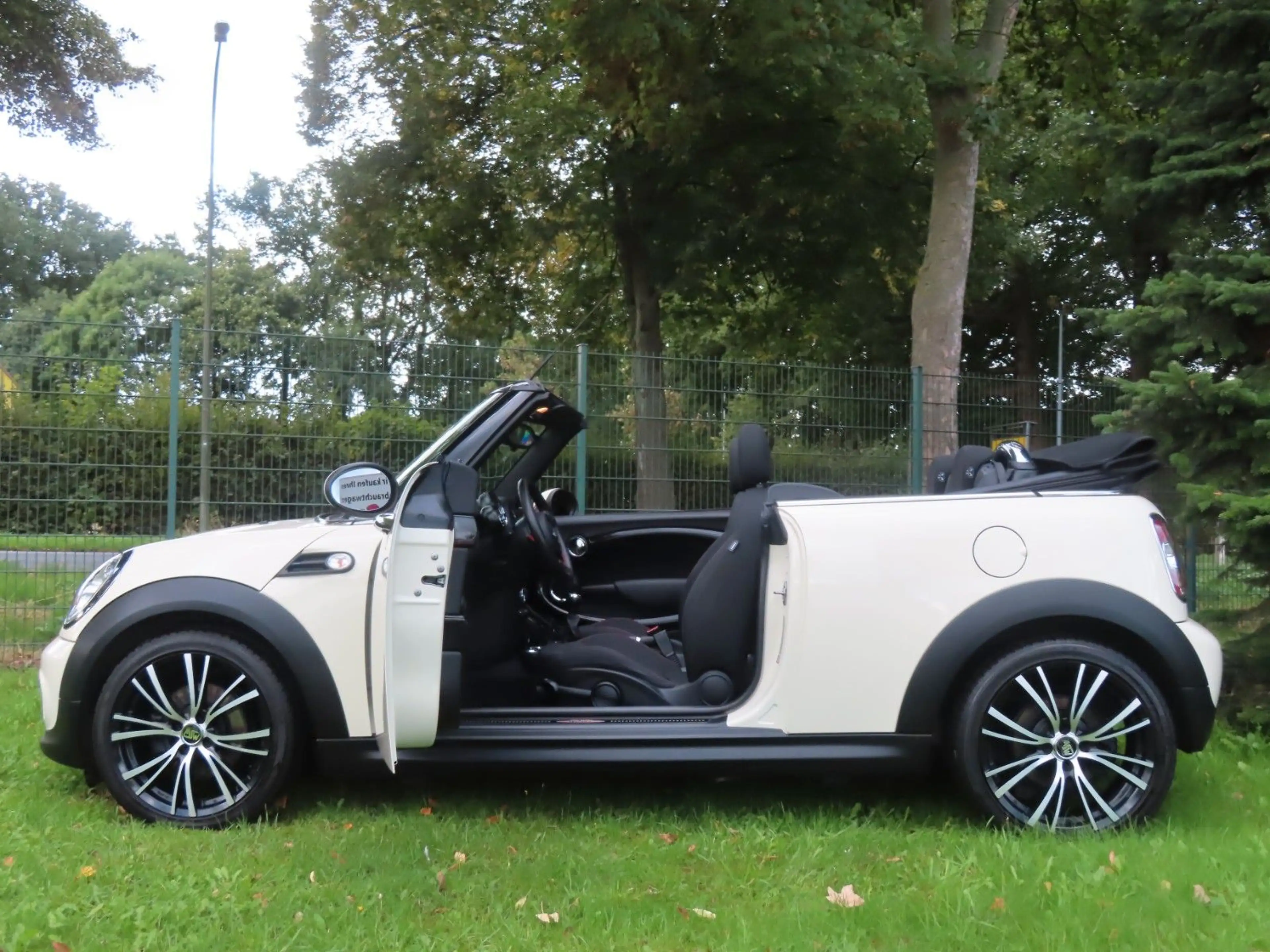 MINI Cooper Cabrio sehr schön!      "erst 28.000 km" — photo 11