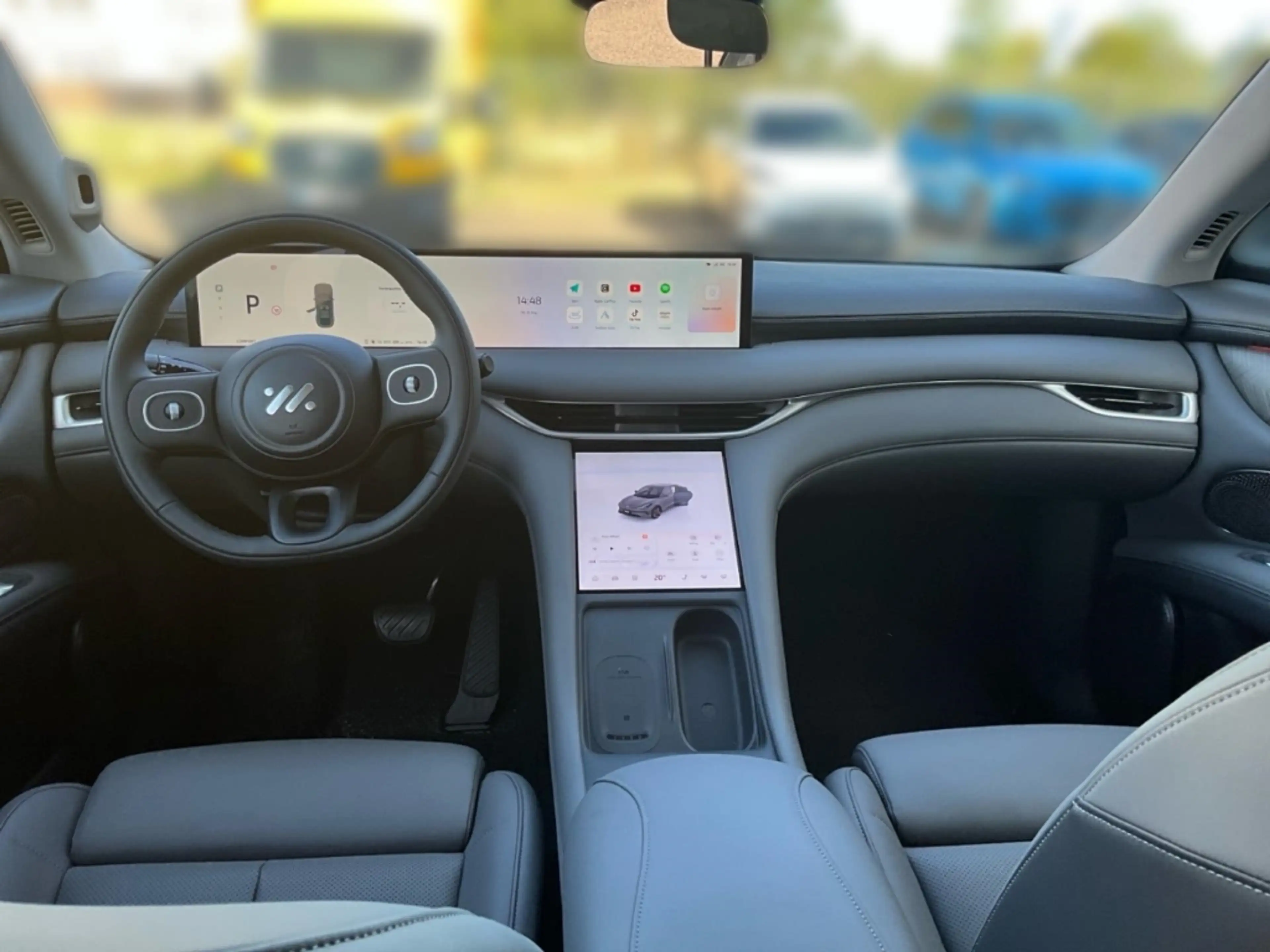 MG Premium 100kWh AWD 800V LED LEDER SHZ NAVI Luftfed — photo 10
