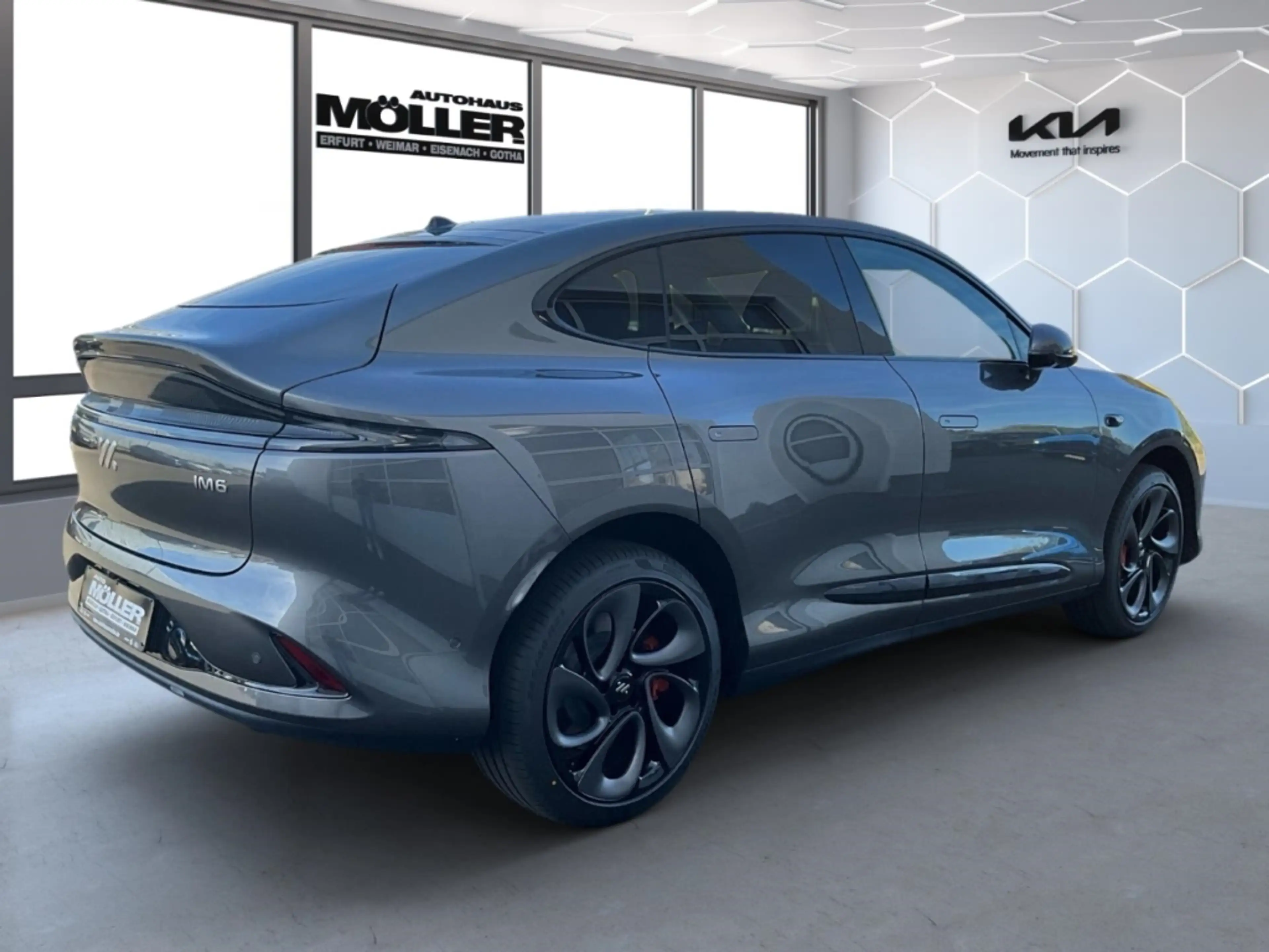 MG Premium 100kWh AWD 800V LED LEDER SHZ NAVI Luftfed — photo 3