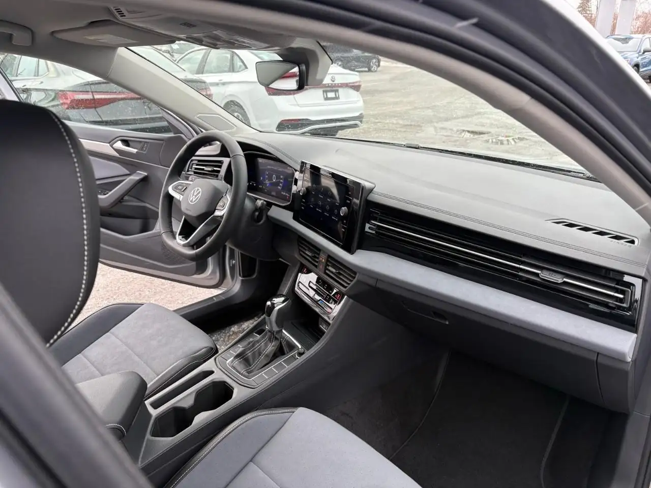 Volkswagen Jetta снимка Volkswagen Jetta