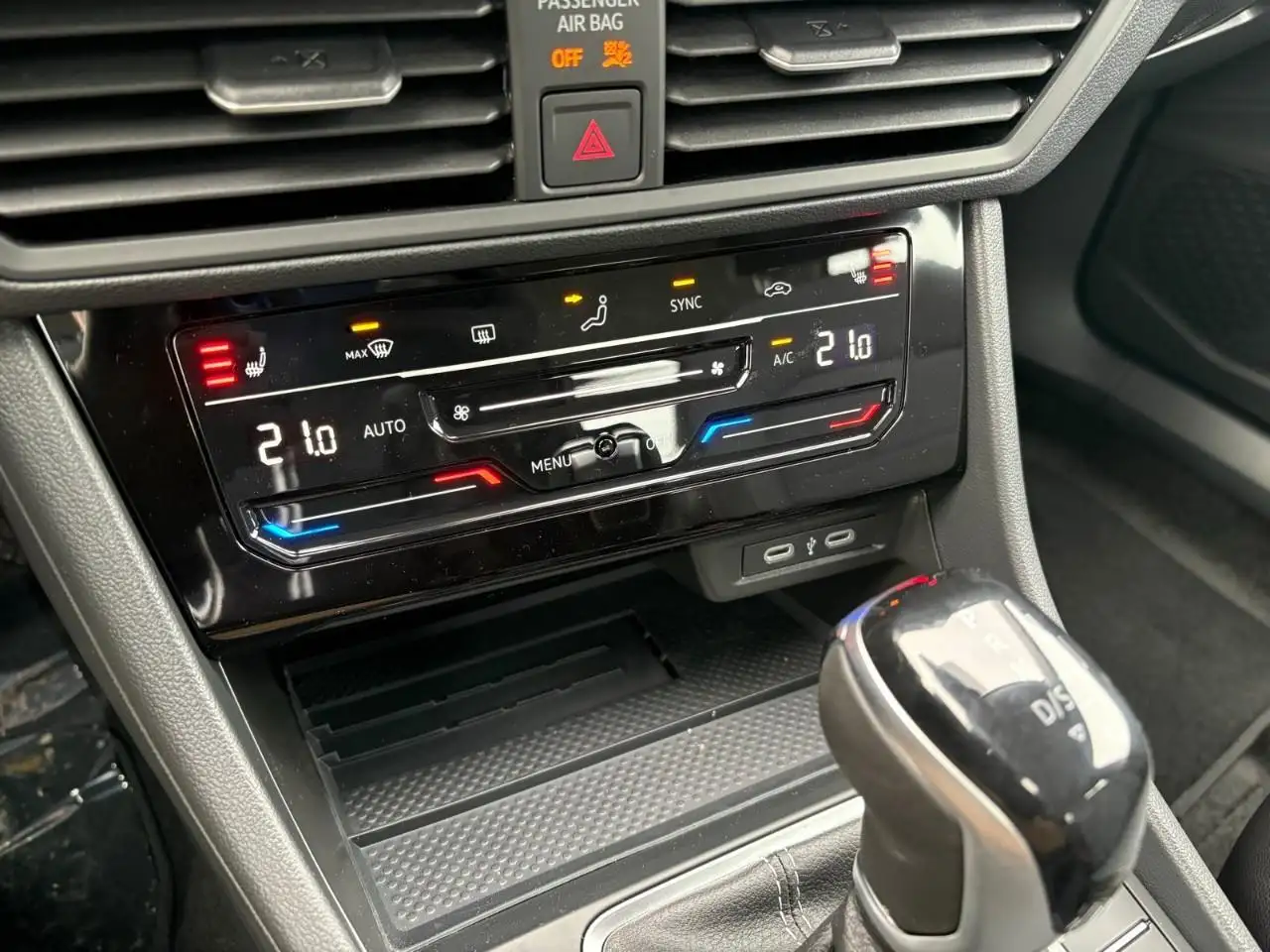 Volkswagen Jetta снимка Volkswagen Jetta