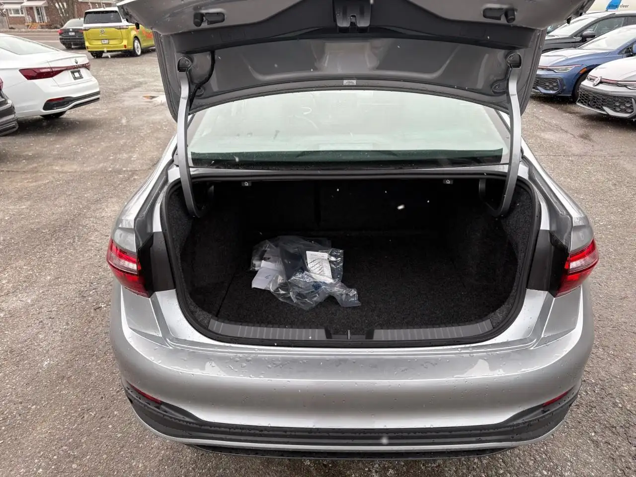 Volkswagen Jetta снимка Volkswagen Jetta