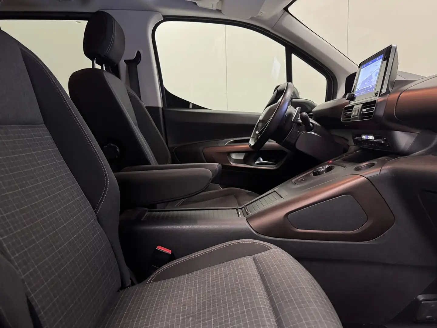 Peugeot Rifter 1.2 Benzine GT Line - 7Pl Autom.- GPS - Topstaa... Gris - 2