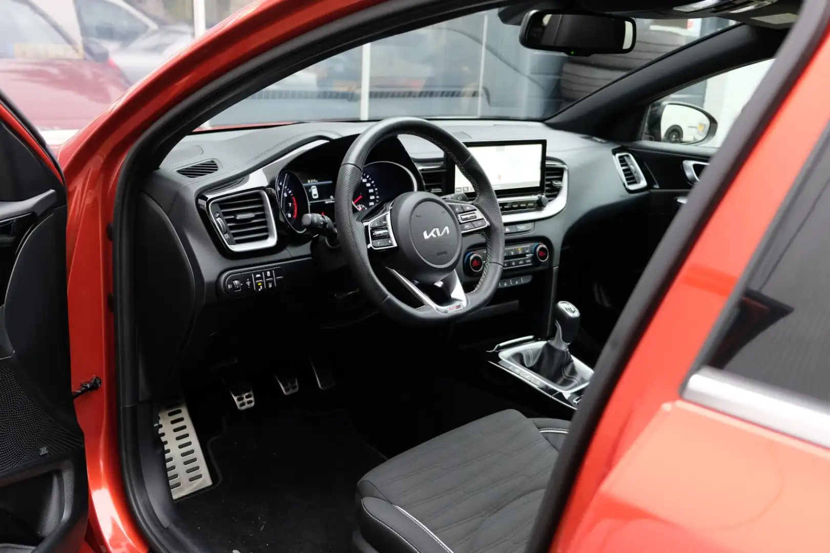 Kia ProCeed / pro_cee'd 1.5 T-GDi GT-Line *PANORAMADAK* JBL|AppleCarplay|6 Orange - 2