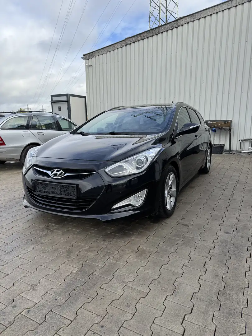 Hyundai i40 i40cw 1.7 CRDi Automatik Premium Zwart - 1