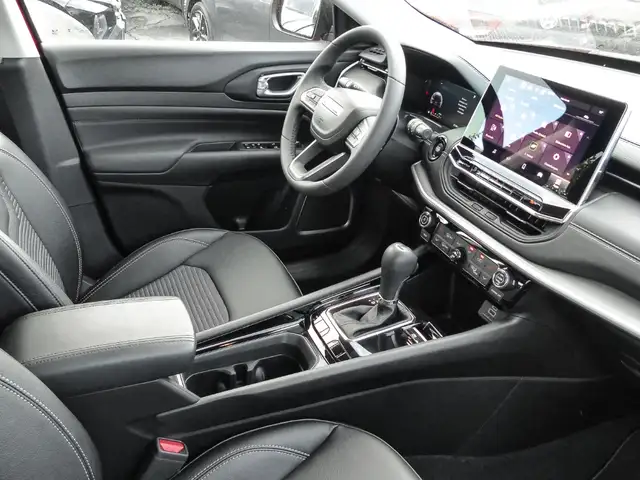 Jeep Compass view 4