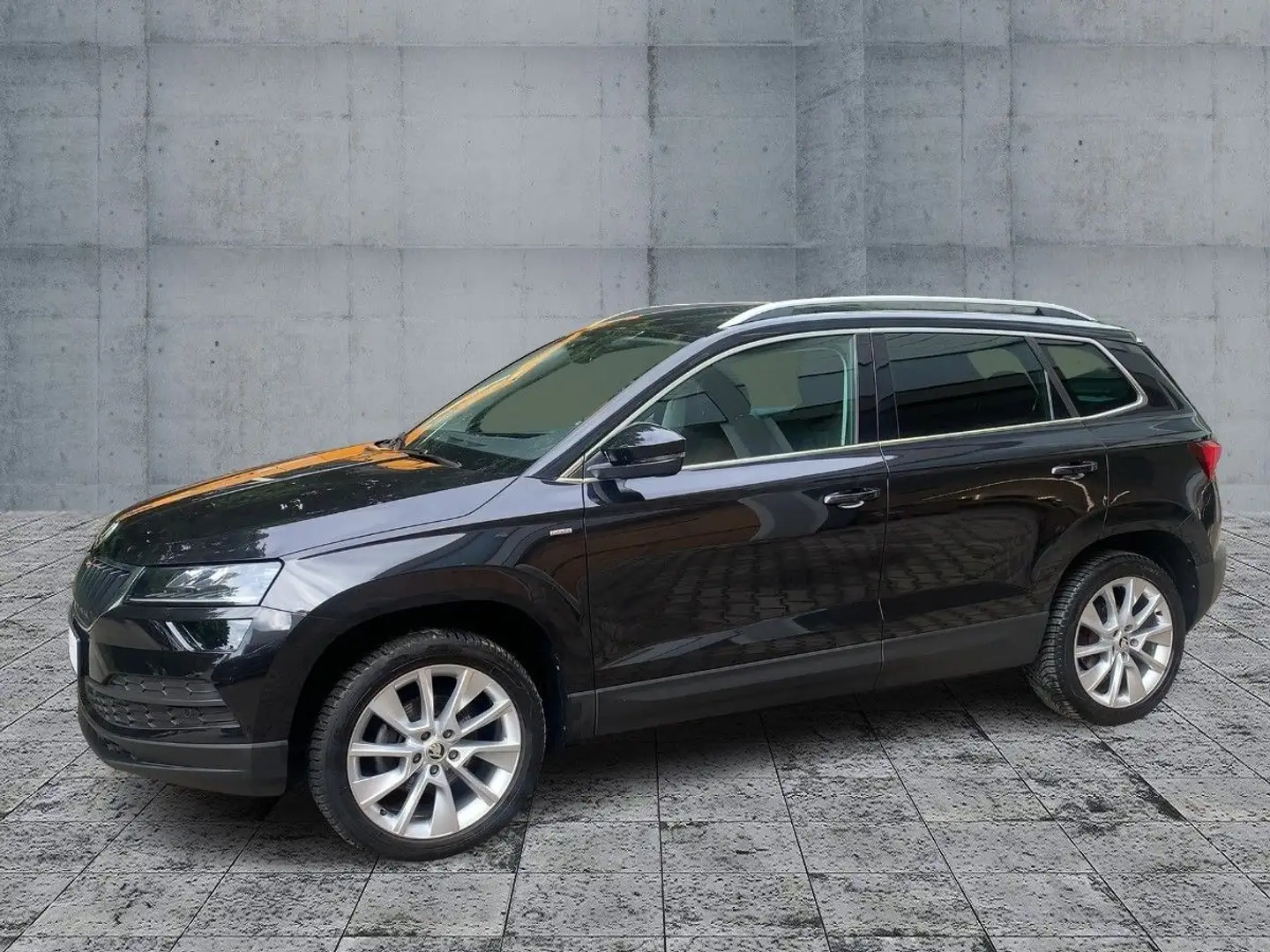 Skoda Karoq 1.5 TSI DSG CLEVER LED+NAV+APP+GRA+SHZ+PDC Schwarz - 2