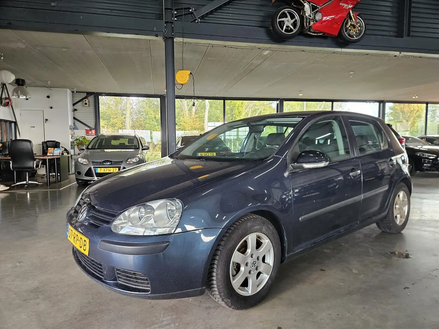 Volkswagen Golf 1.6 16V FSI 85KW Turijn apk 08-2026 Blauw - 1