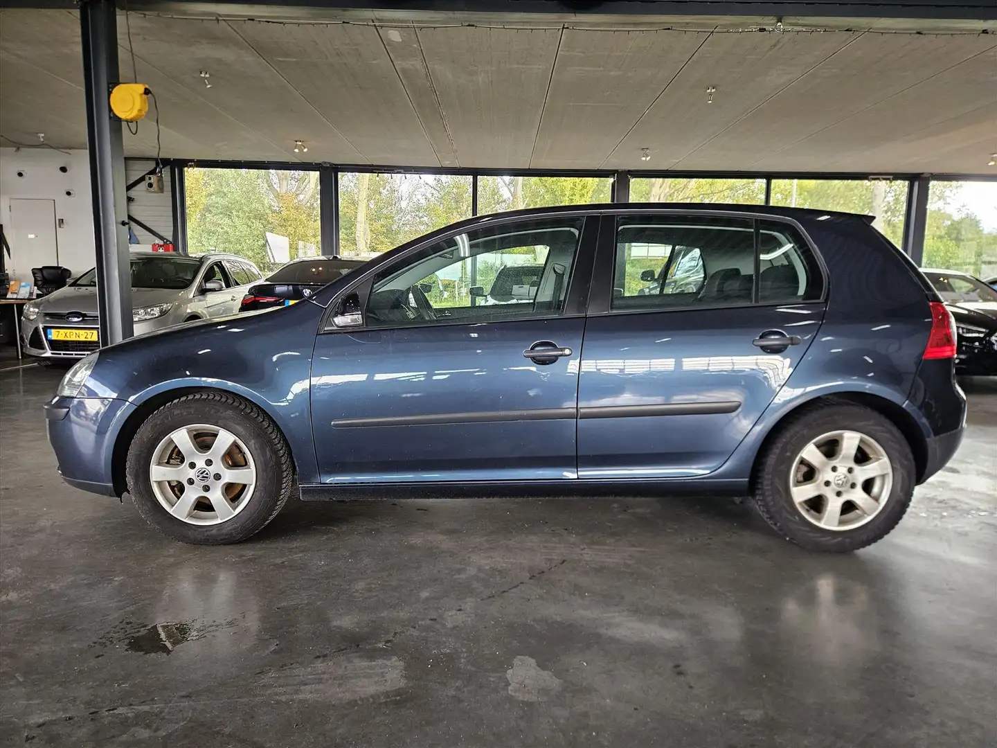 Volkswagen Golf 1.6 16V FSI 85KW Turijn apk 08-2026 Blauw - 2