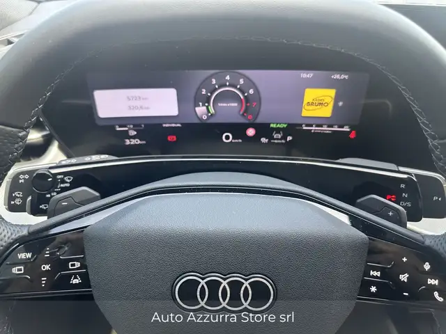 Audi Q3 view 13