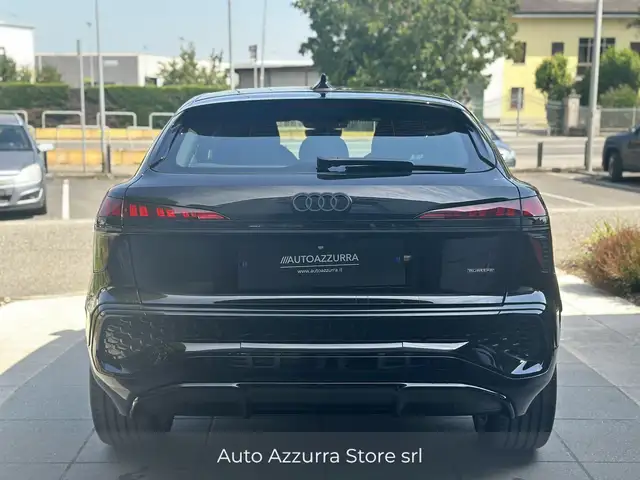 Audi Q3 view 5