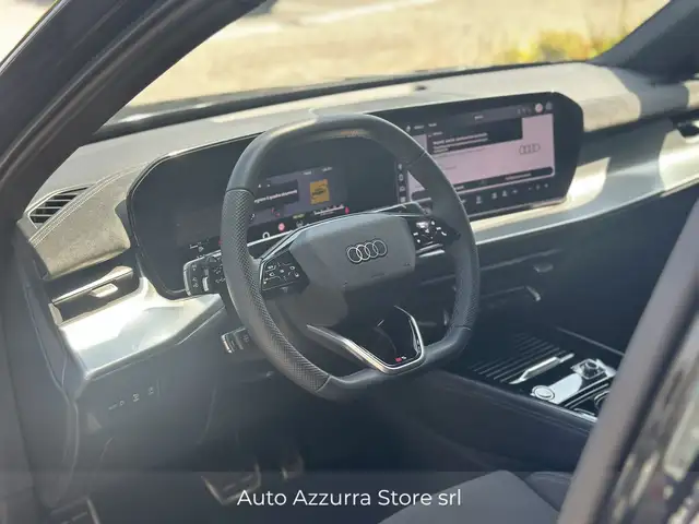 Audi Q3 view 10