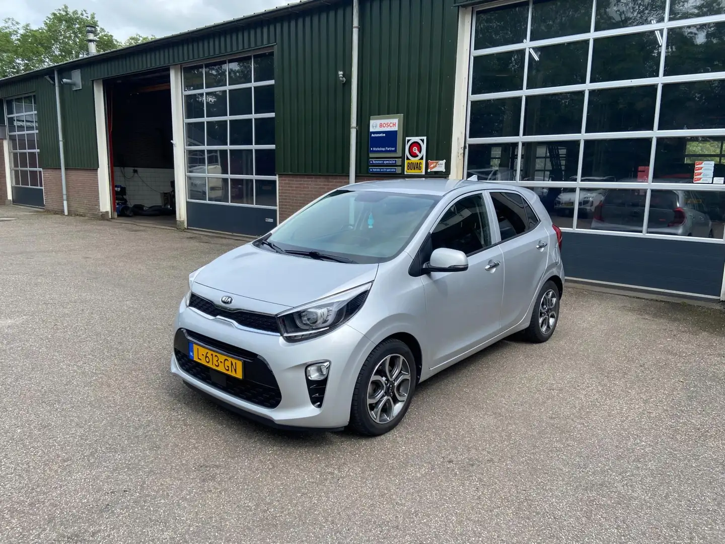 Kia Picanto 1.0 DPi DynamicPlusLine / Cruise / Navi / Apple ca Grijs - 2