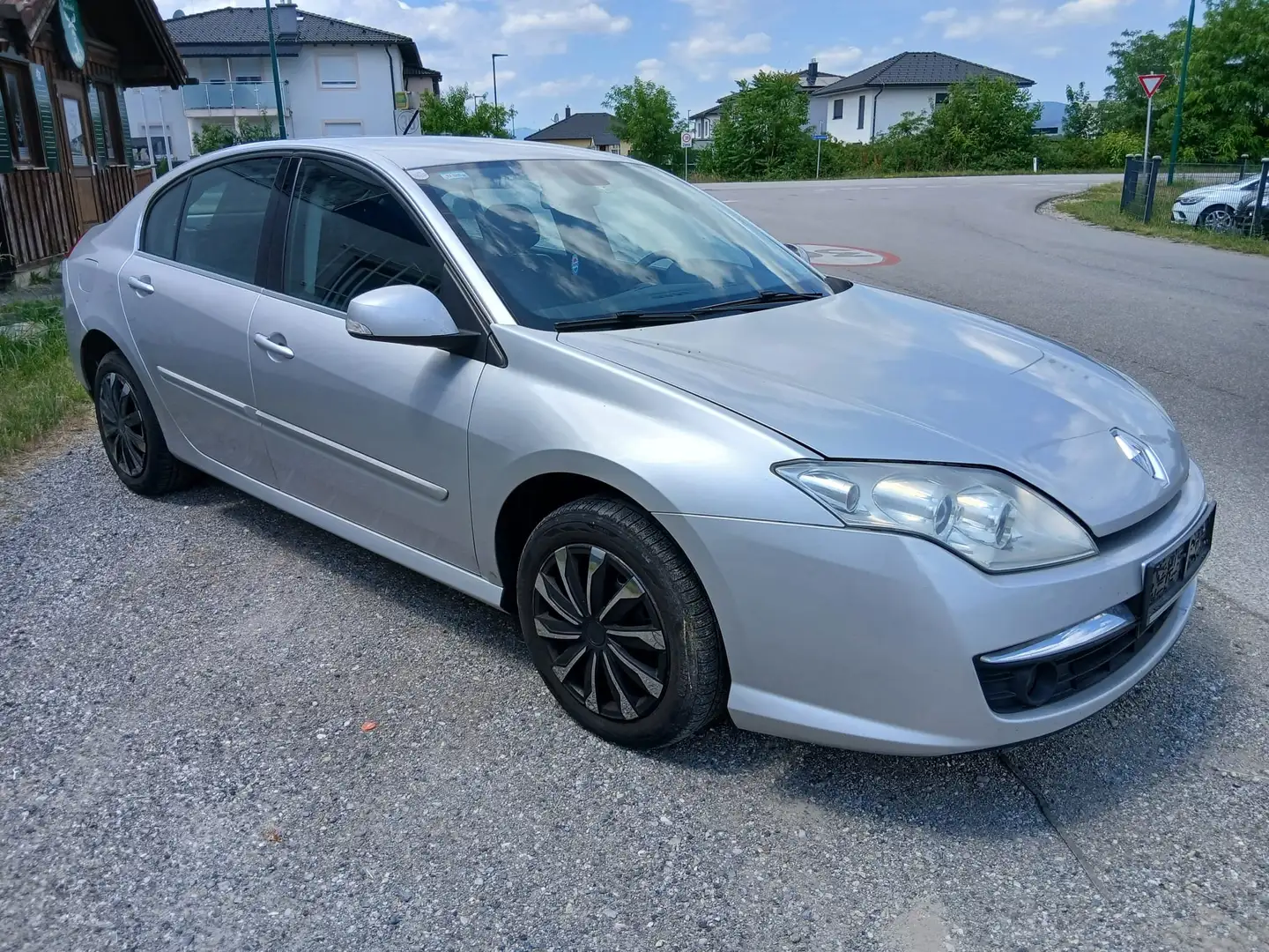Renault Laguna Laguna Dynamique 2,2 dCi 16V Aut. Silber - 2
