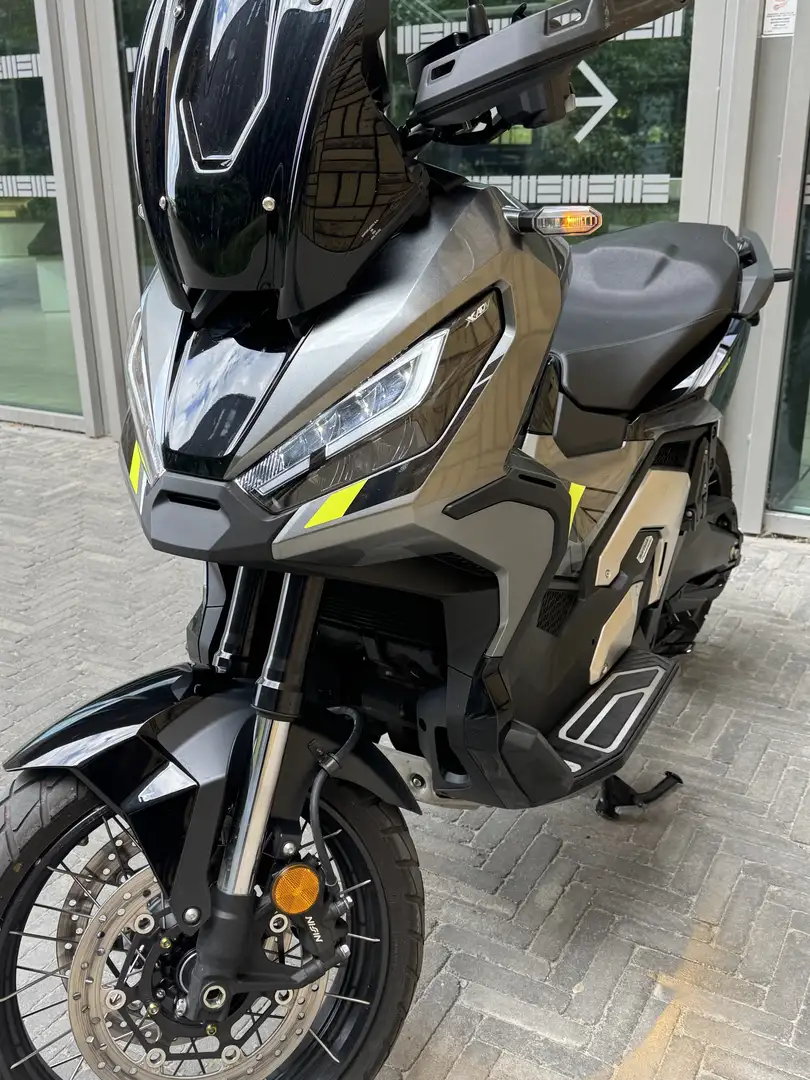 Honda X-ADV 750R - 1