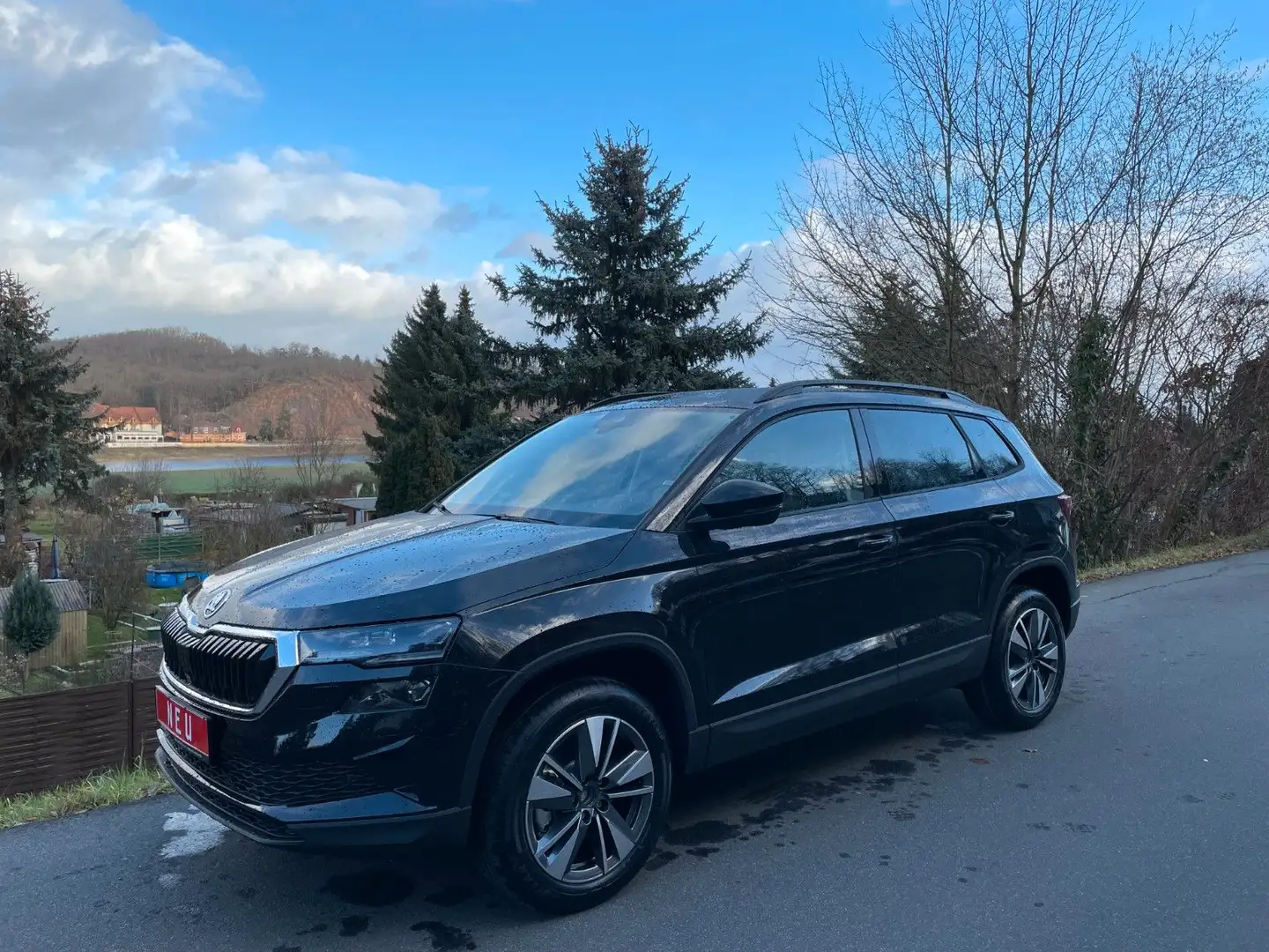 Skoda Karoq Tour 1.5 TSI 110 kW DSG Fekete - 1
