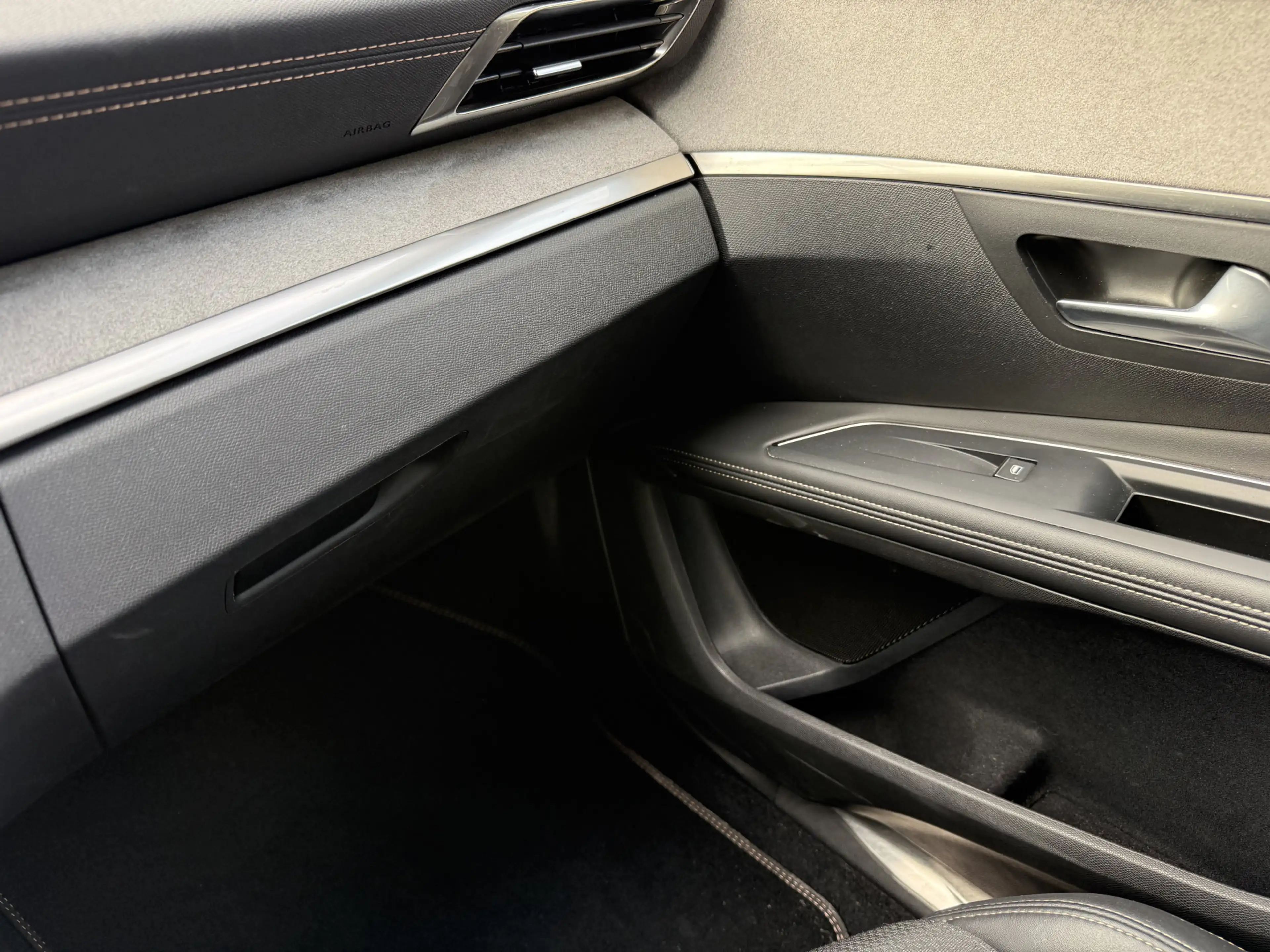 Peugeot 5008 130pk PT Aut. GT 7p., Camera | Focal | Facelift mo — photo 25