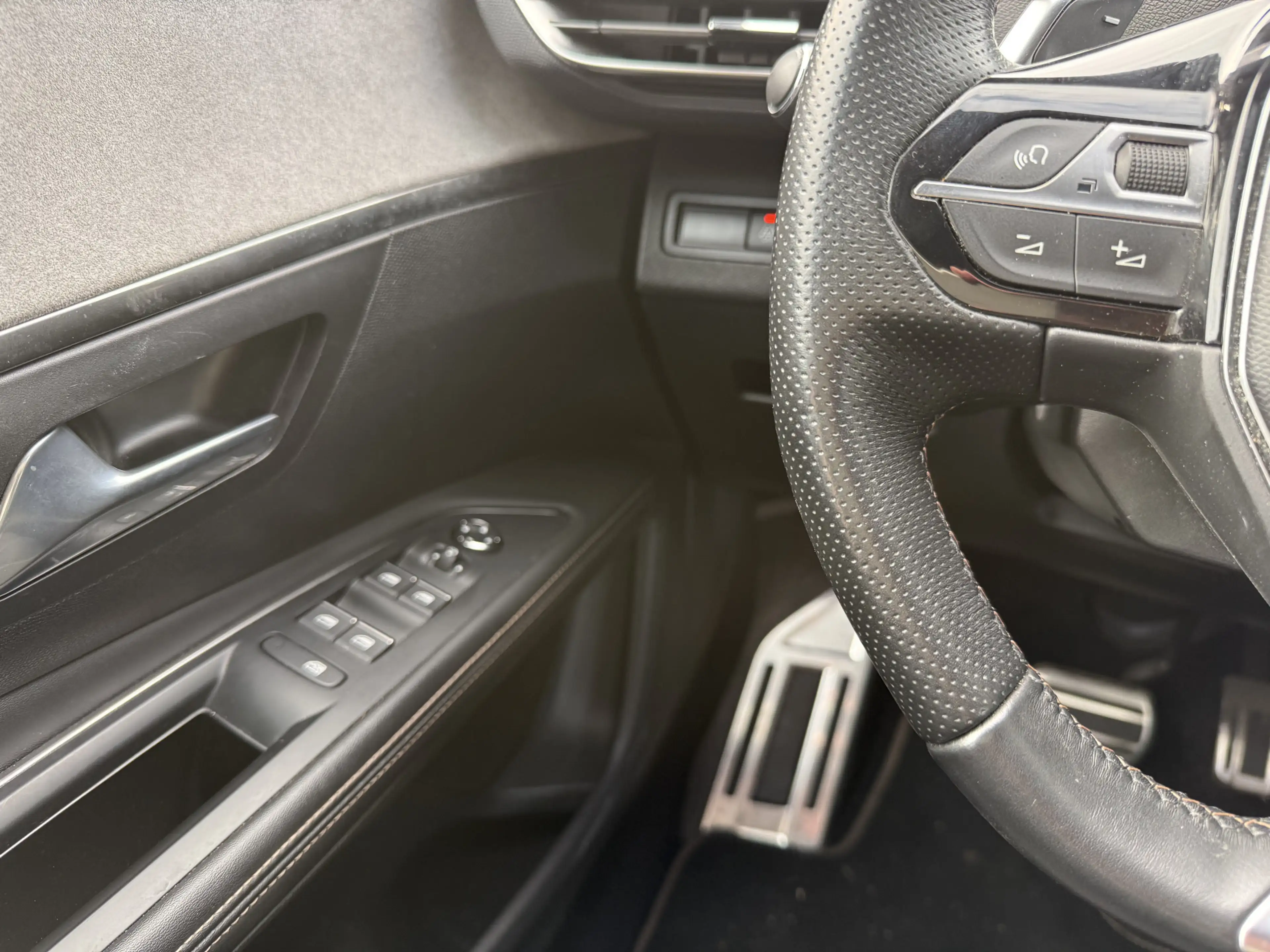 Peugeot 5008 130pk PT Aut. GT 7p., Camera | Focal | Facelift mo — photo 21