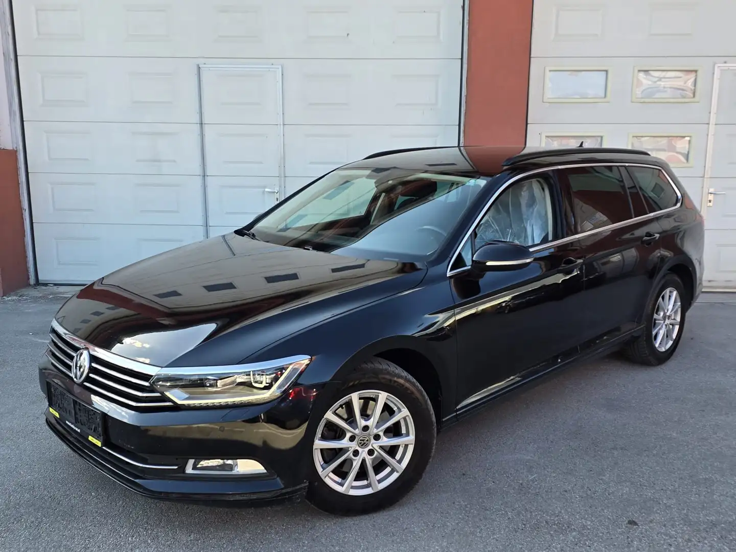 Volkswagen Passat Variant Passat Comfortline 1,6 TDI *Pickerl NEU* Schwarz - 1