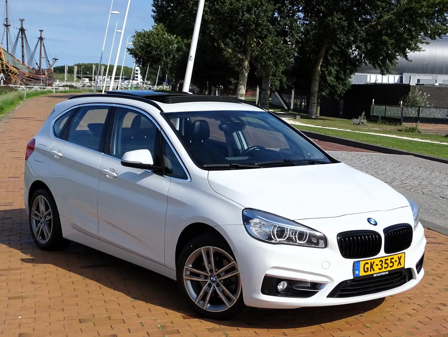 BMW 218 2-serie Active Tourer 218i Automaat Leer Pano Spor Wit - 2