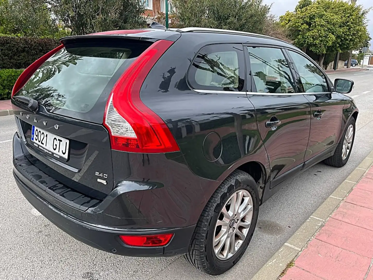 Volvo XC60 2.4D Summum Negro - 2