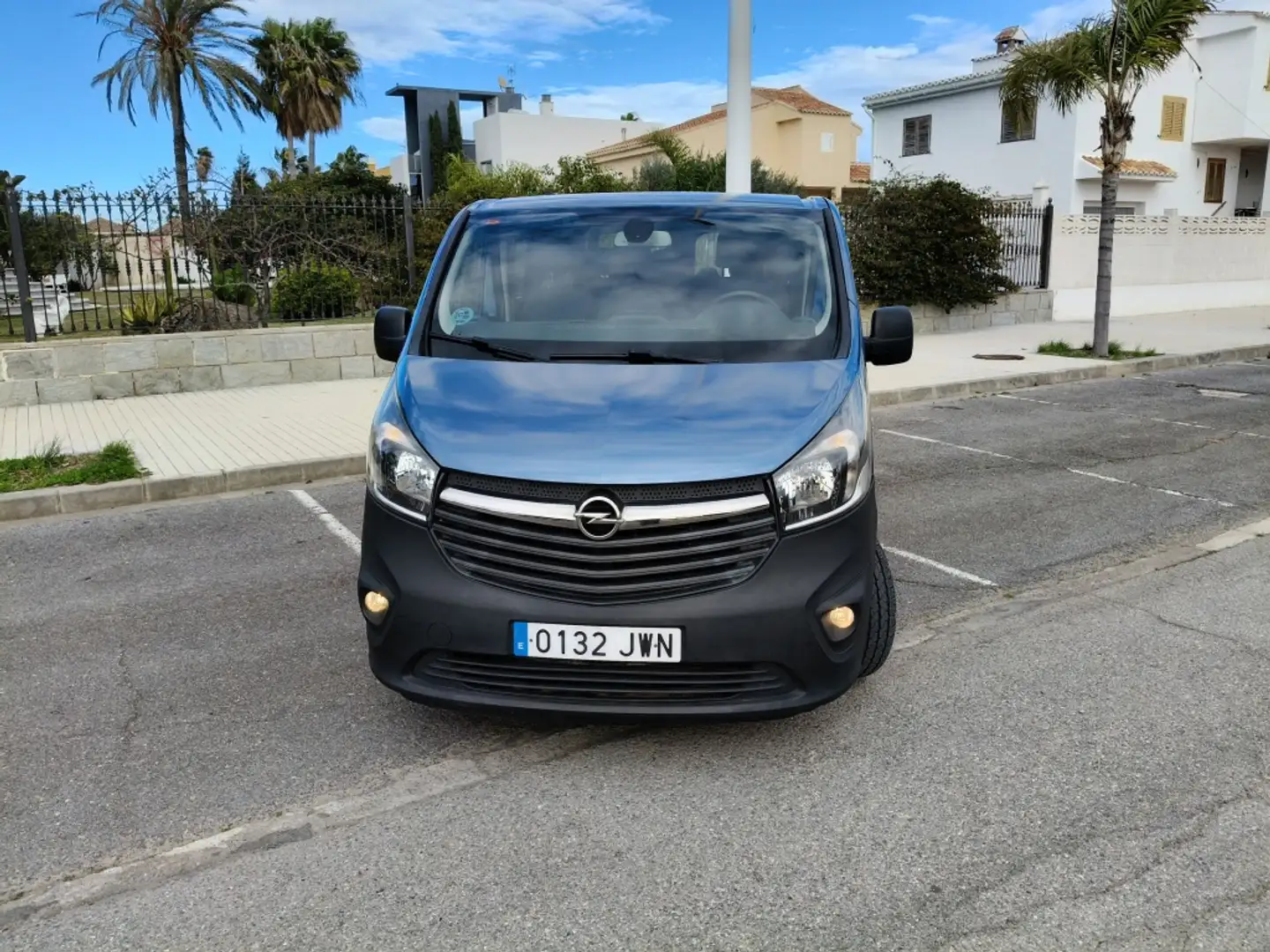 Opel Vivaro Combi 9 1.6CDTi Biturbo S/S 27 L1 Plus 145 Bleu - 2