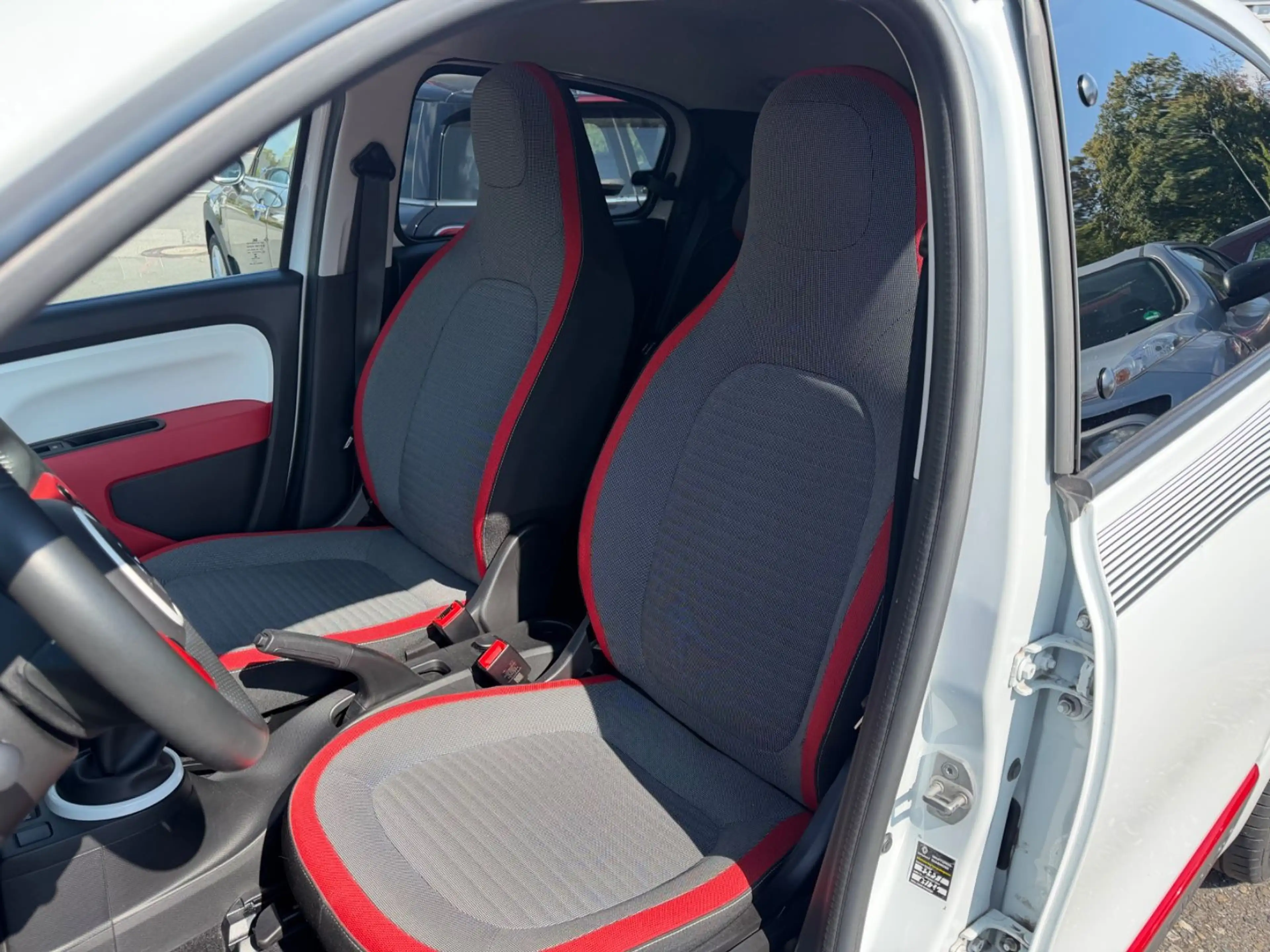 Renault Twingo Chic — photo 4