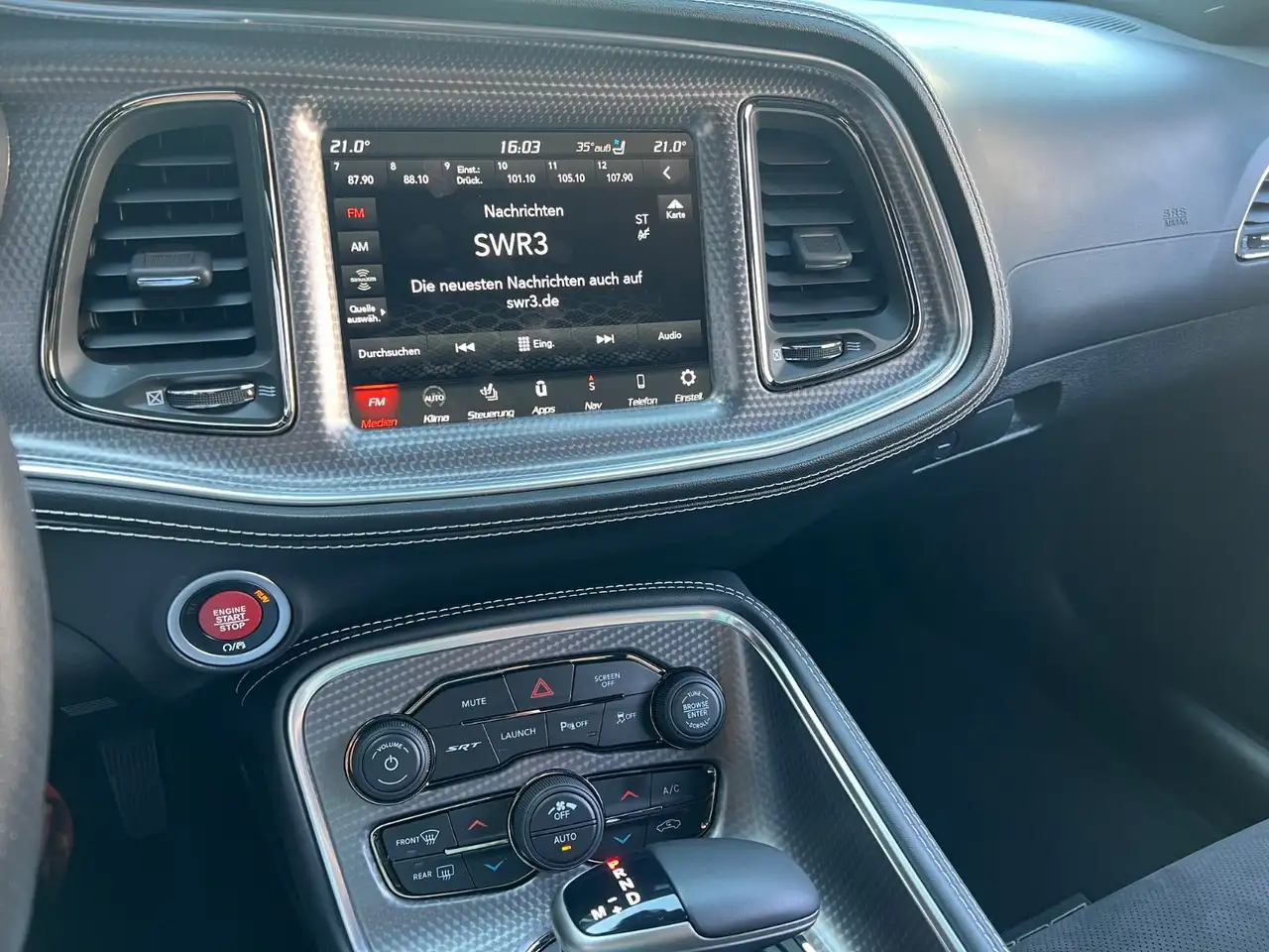 Dodge Challenger 2023 — фото 13