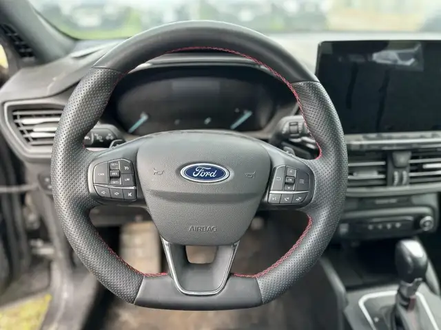 Ford Focus view 10