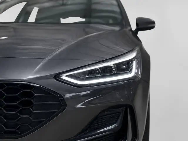 Ford Focus view 3