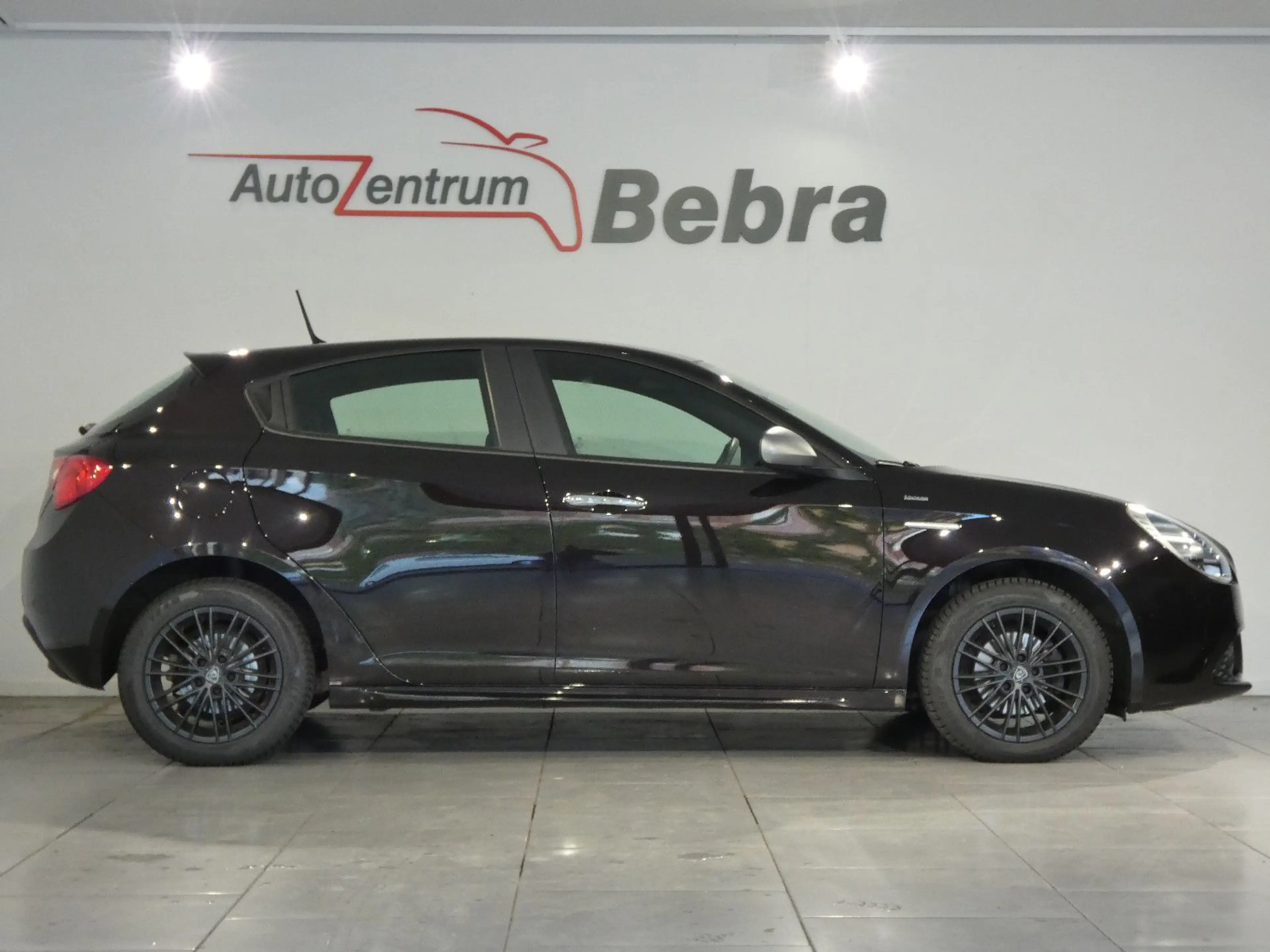 Alfa Romeo Giulietta 1.4 Veloce Klima/Alu/PDC/SHZ/MFL/ZV+FB — photo 4